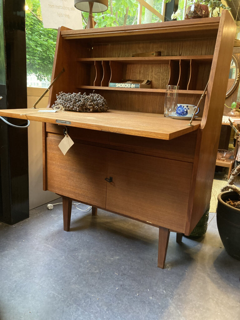 Vintage bureau